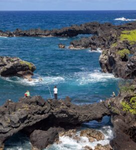 Wai'anapanapa State Park: Things to Do + How to Visit