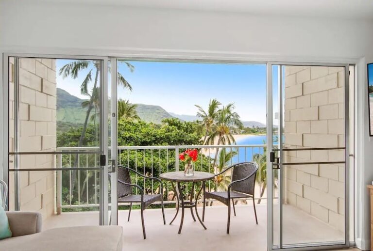 12 Beautiful Airbnbs in Oahu (All Budgets Considered!)
