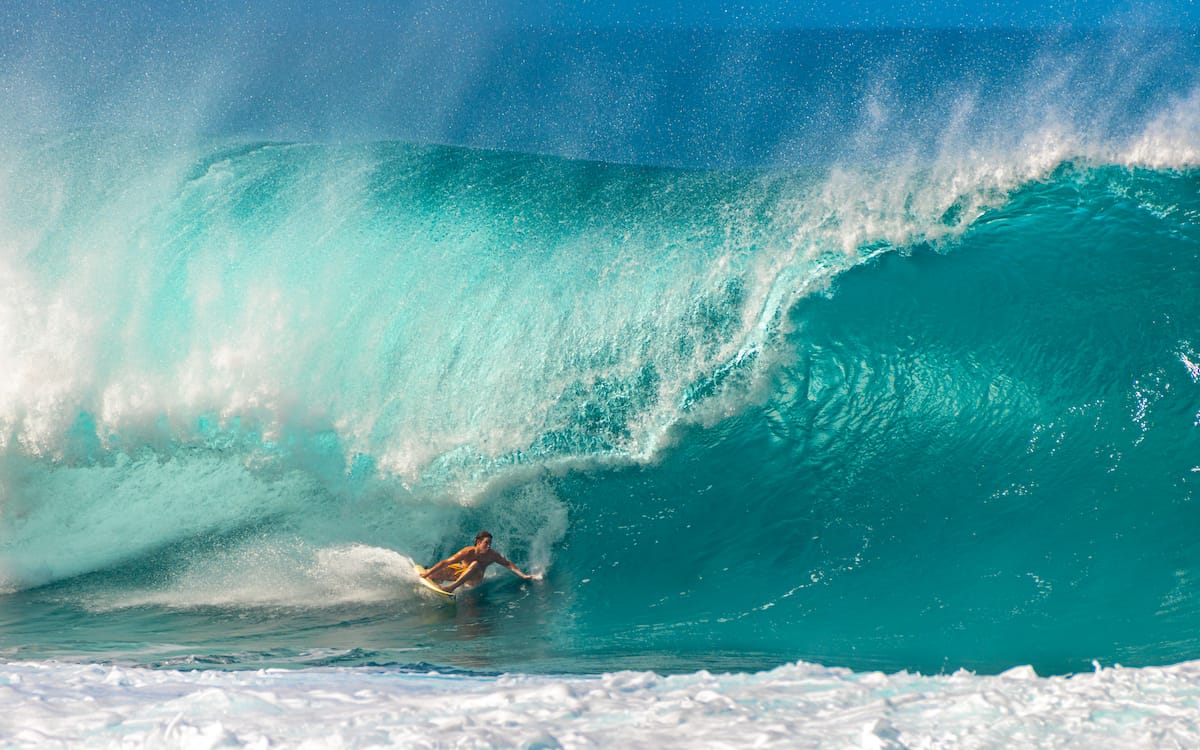 Banzai Pipeline - Phillip B. Espinasse - Shutterstock.com