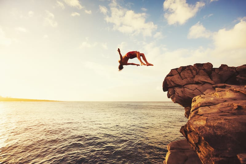 Hawaii cliff jumping