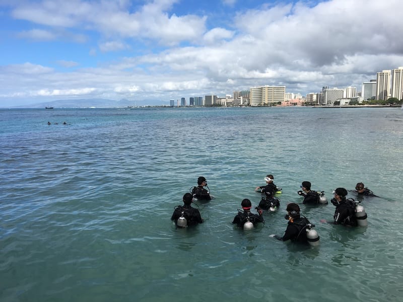 Scuba diving in Honolulu - Felix Mizioznikov - Shutterstock