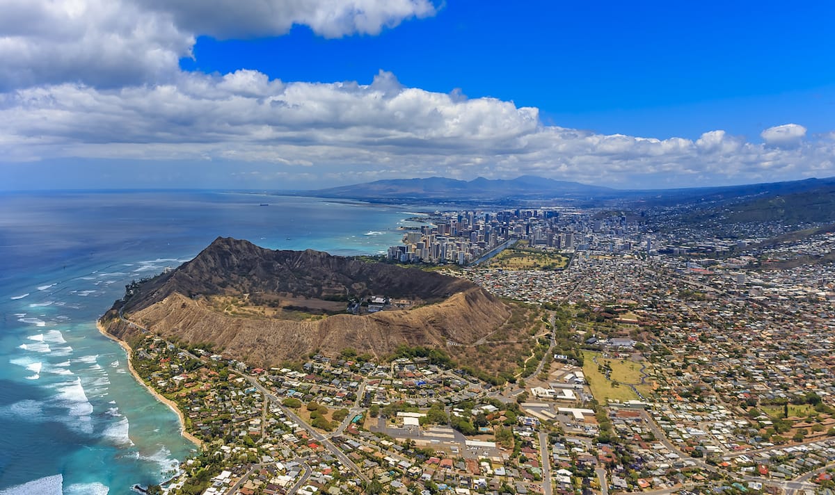 Helicopter flights from Honolulu over Diamond Head