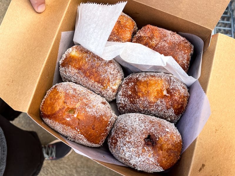 Malasadas at Leonardʻs