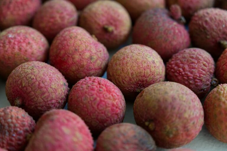 27 Tasty Hawaiian Fruits (That'll Make Your Mouth Water!)